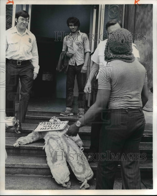 1975, Protesters against Not Guilty verdict of Ptlmn Ralph Thomas - Historic Images