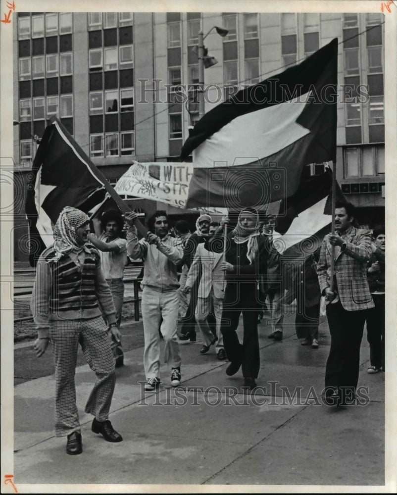 1976 Press Photo Cleveland Palestinian protesting occupation of West Bank-Historic Images