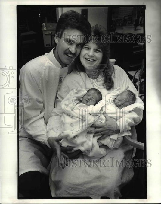 1988 Press Photo Leap day babies Bernard, Ben & Ann Brad with parents - Historic Images