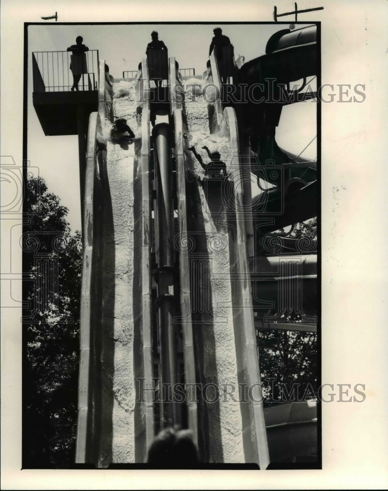 1985 Press Photo Pioneer Lake &quot;Speed Slides&quot; - Historic Images