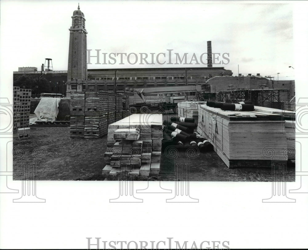 1989 Press Photo The construction of the Lorain Market Plaza - Historic Images