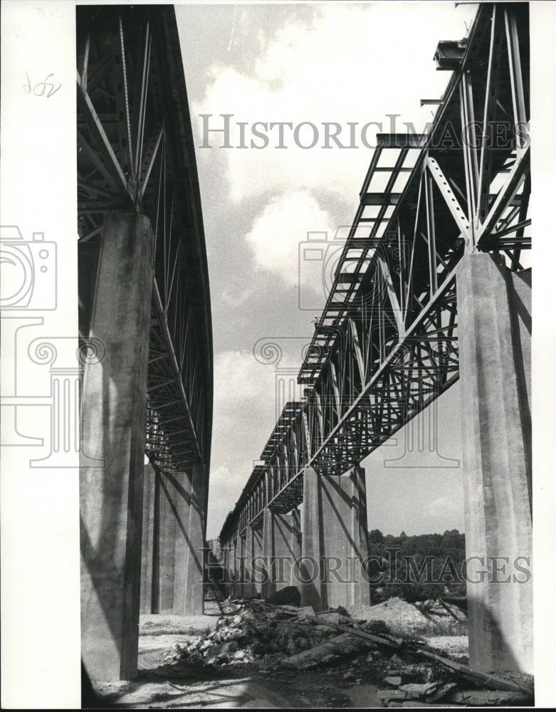 1983 Press Photo Bridges Cuyahoga River Bridge - Historic Images