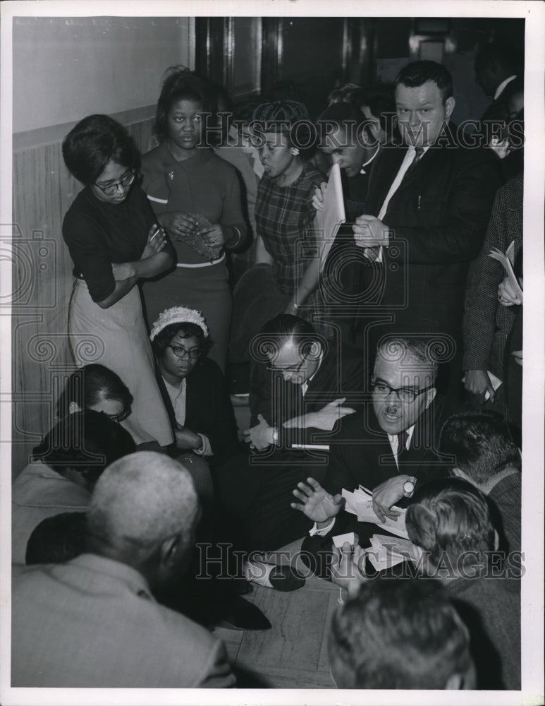 1964 Press Photo Board of Education, Picketing - cva80837 - Historic Images