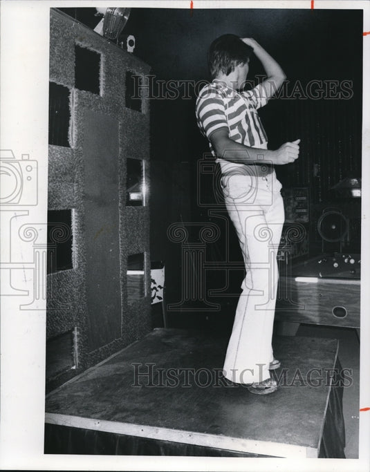 1977 Press Photo Bobby is the go-go dancer at Zanzibar, Payne Ave. - cva80853-Historic Images