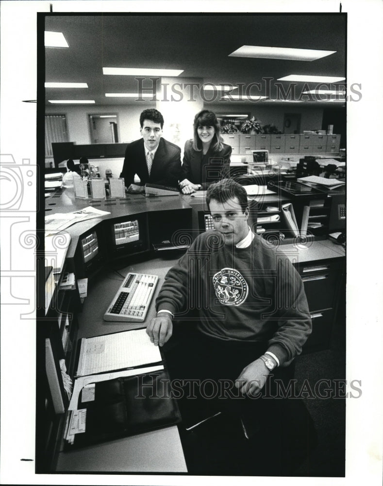 1987 Press Photo Norm Hurlbut; Ezio Cutarelli and Angela Gorak Society trainees - Historic Images