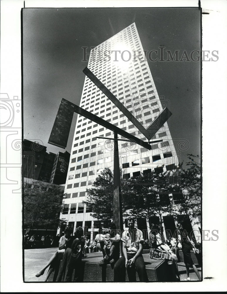 1985 Press Photo Sculpture at National City Blvd - Historic Images