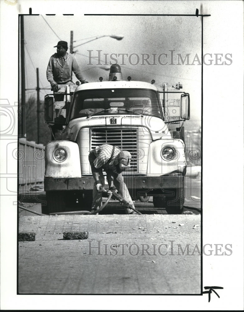 1982 Press Photo James Stubbs, City of Cleveland bridges foreman - Historic Images