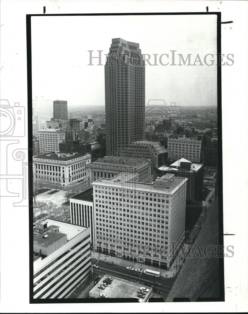 1987 Press Photo Engineers Building, 1365 Ontario - Historic Images