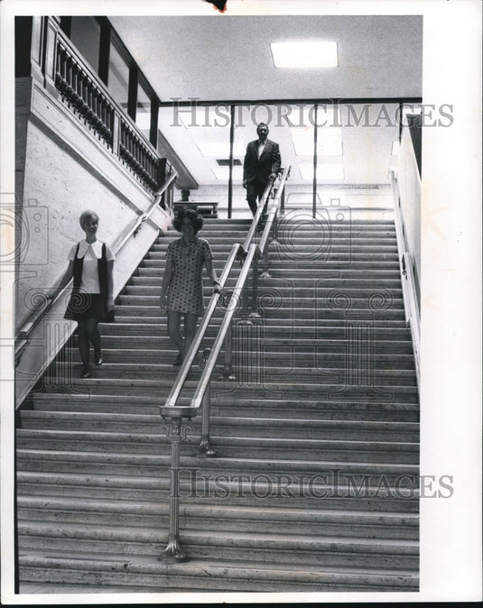 1971 Old Central National Bank.  - Historic Images