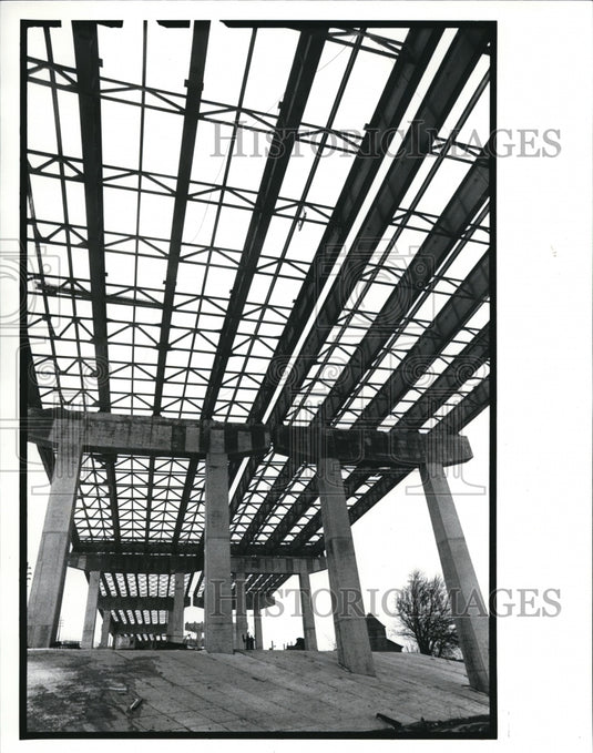 1989 Press Photo I-490 bridge in the Flats - Historic Images