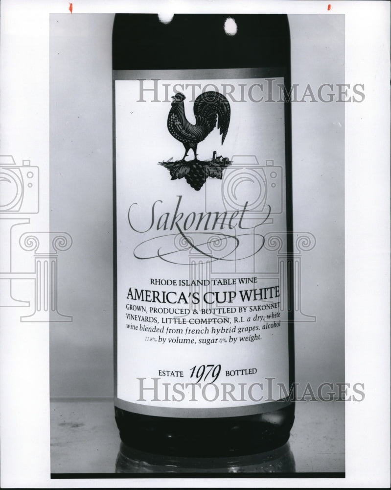 1980 Press Photo Sakonnel Bottled Wine - Historic Images