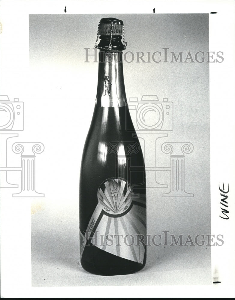 1987 Press Photo Wine Industry - Champagne Bottle - Historic Images