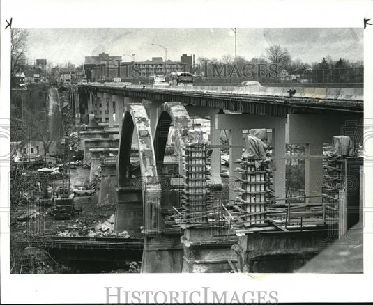 1987 Press Photo Brooklyn Brighton Bridges unders Construction. - Historic Images