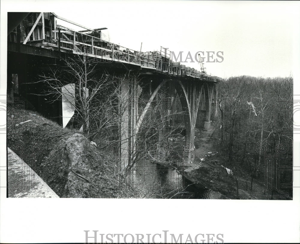 1988 Press Photo Incomplete Brookpark Rd. - Historic Images