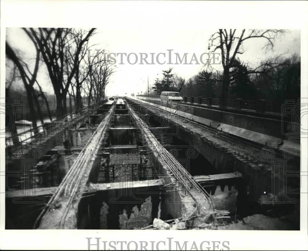 1986 Press Photo The upper portion of the Broadway bridge - Historic Images