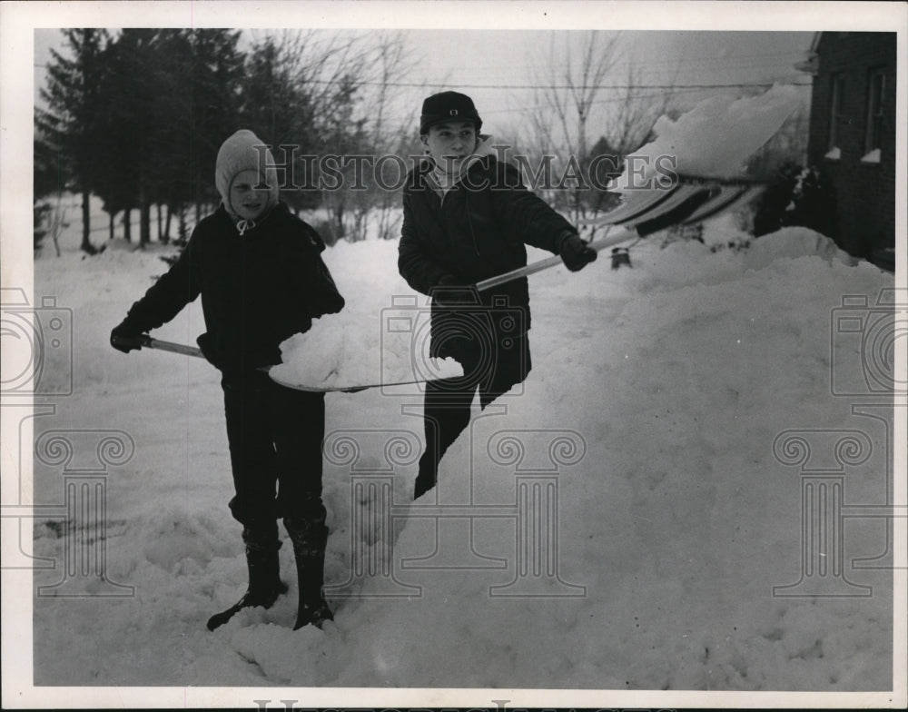 1965 Press Photo Bill Scholz and Don Berant - cva81751 - Historic Images