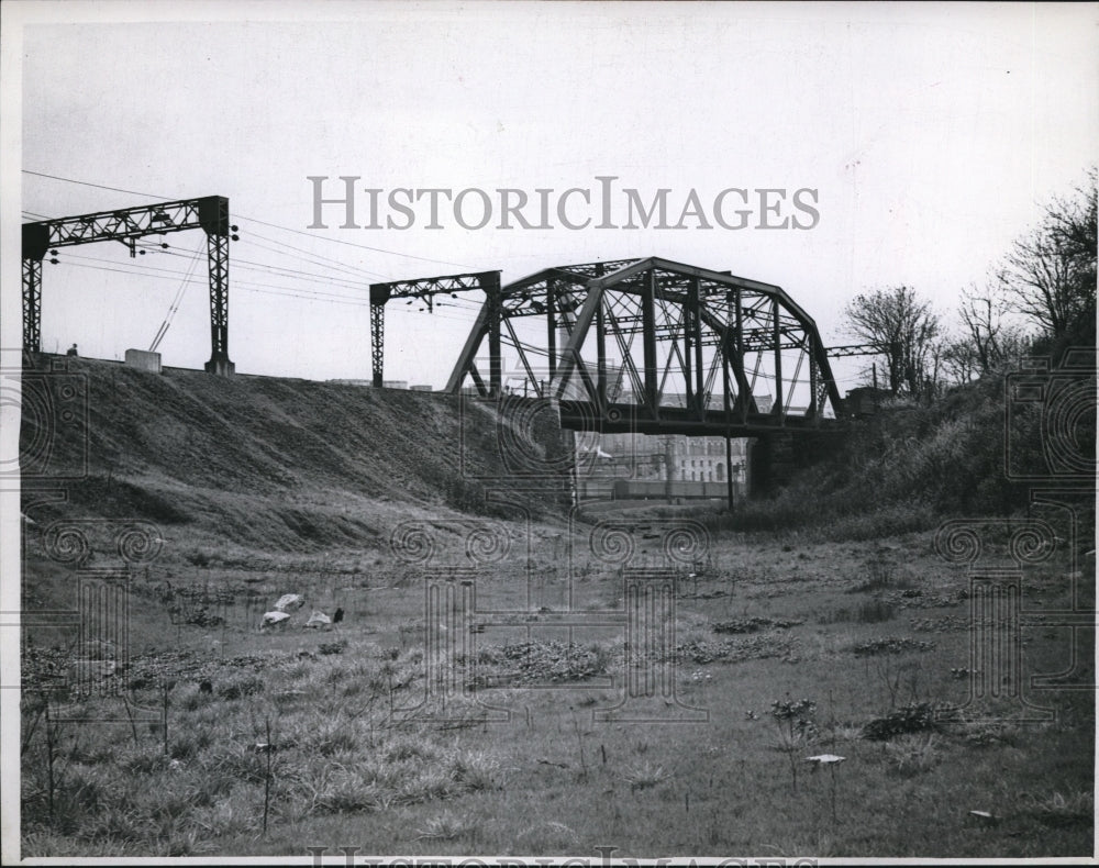 1946 N.K.P.R.R. near Fulton Rd  - Historic Images