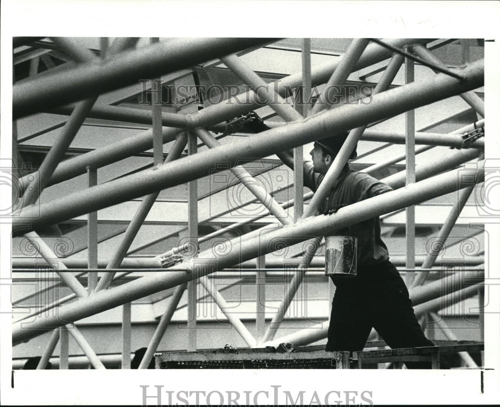 1987 Press Photo Galleria Bldg. at Erieview - Historic Images