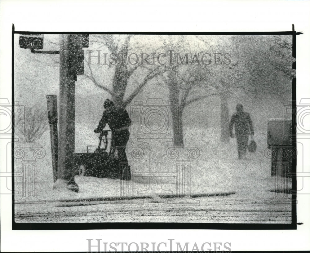 1988 Press Photo White out on the corner of E. 9th &amp; Lakeside by  George Seura - Historic Images