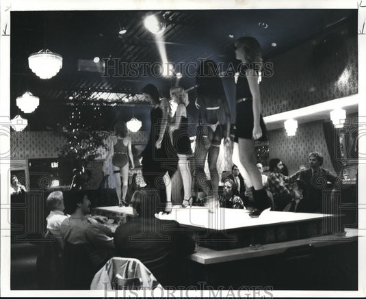 1983 Press Photo Caesar's entertainment in the afternoon - Historic Images