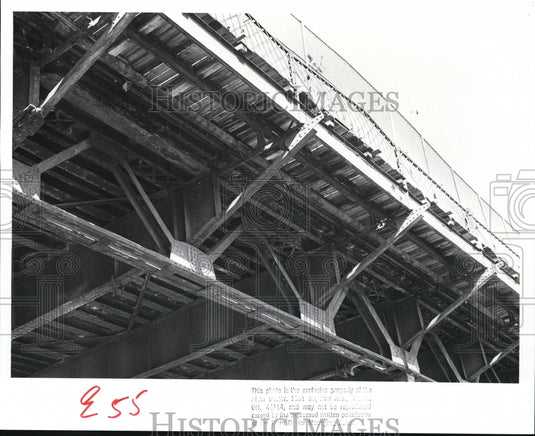 1988 Press Photo East 55St Bridge - Historic Images