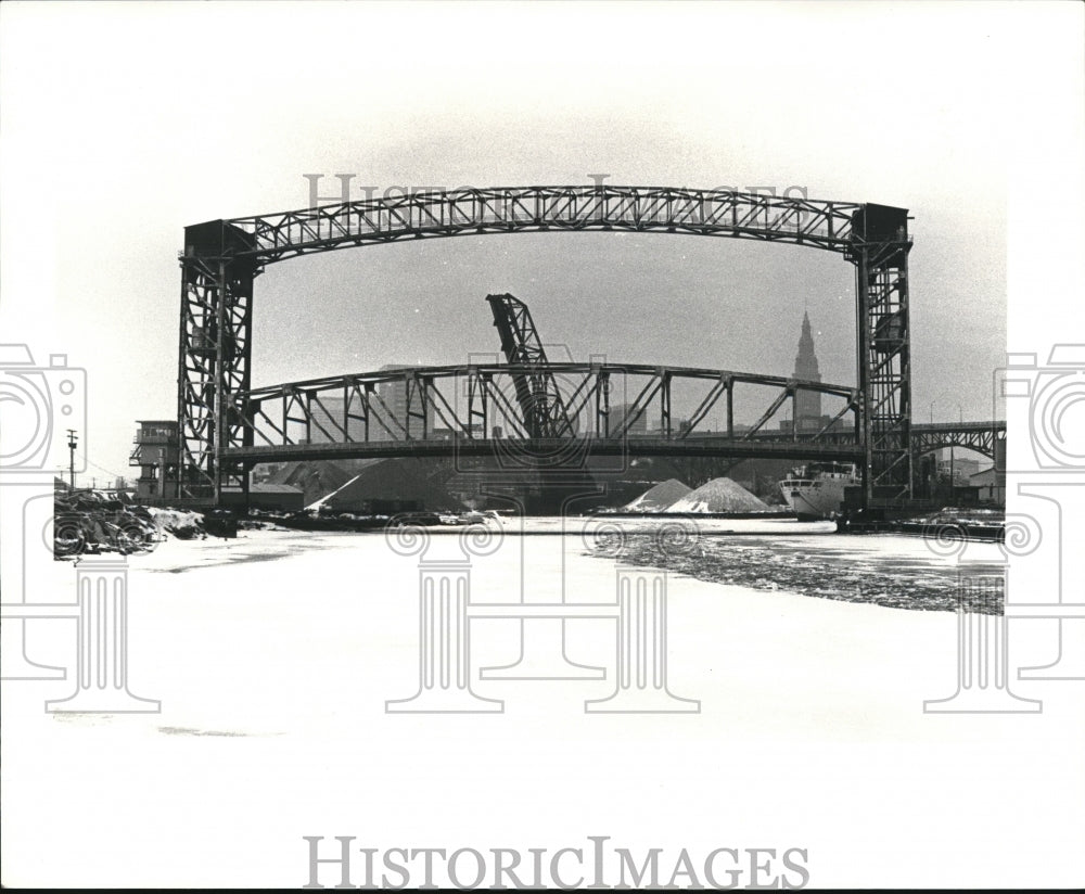 1981 Press Photo Bridge at Willow St. - Historic Images