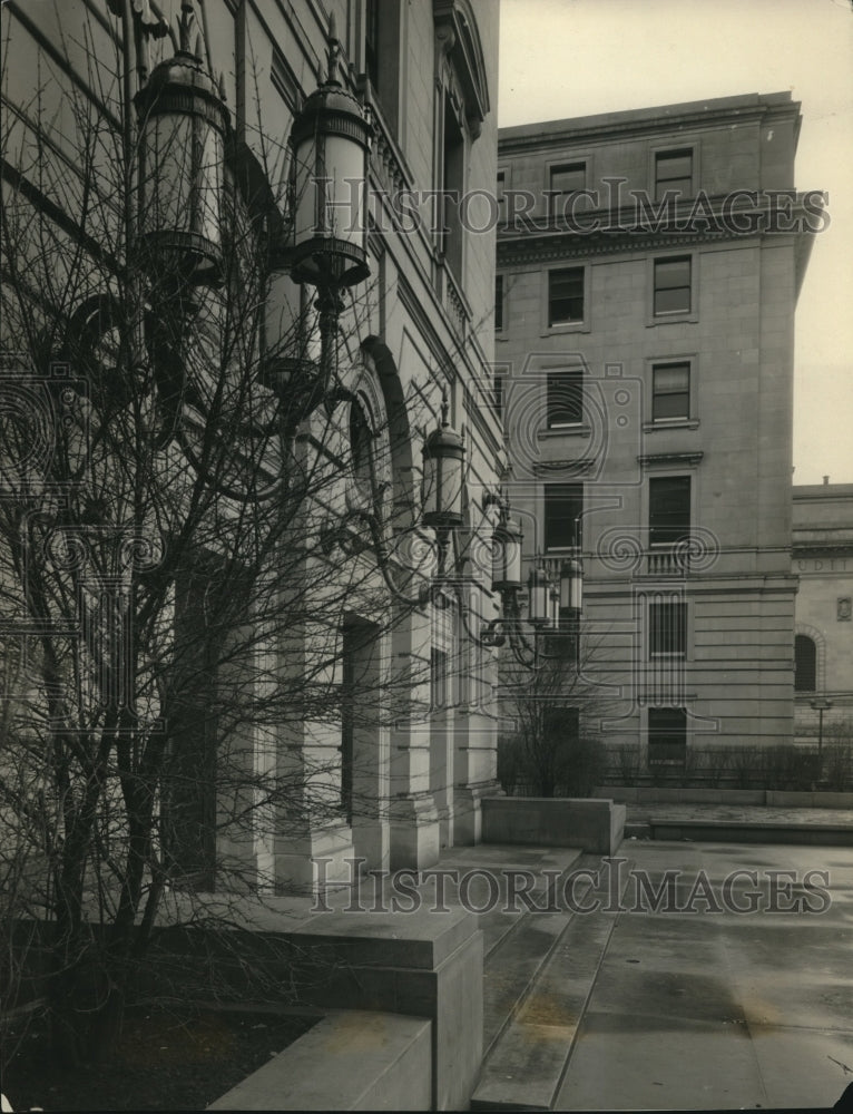 1931 Press Photo East 6th entrance to the new Board of Education Building - Historic Images