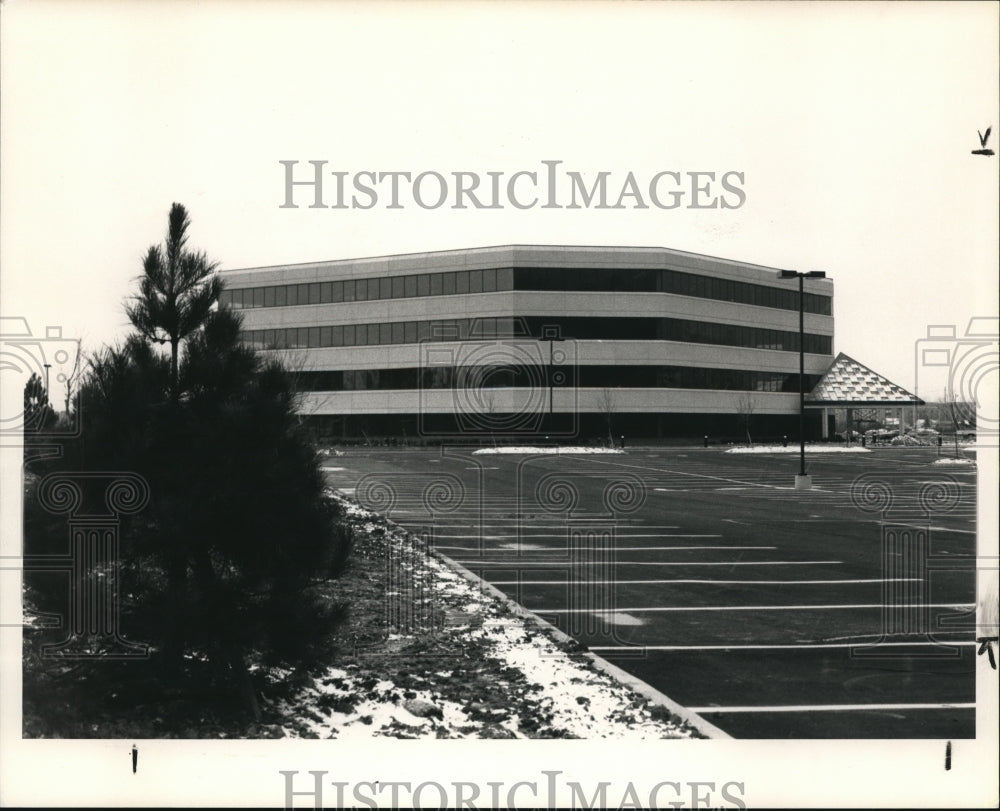 1984 Press Photo The Great Northern Corporate Center office building - Historic Images