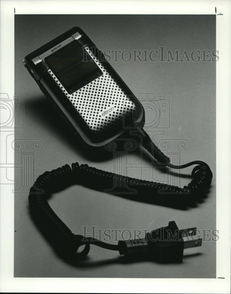 1990 Press Photo Shaving - cva82772 - Historic Images