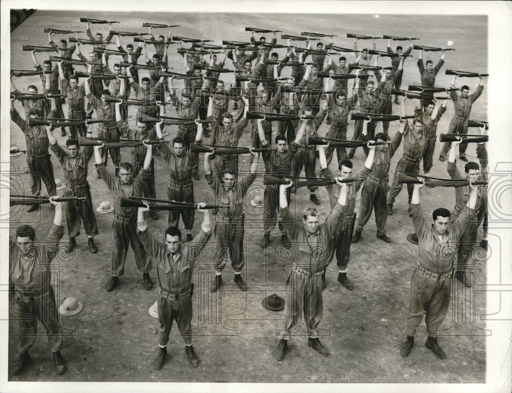 1941 Press Photo Gun Calesthenics - cva82967 - Historic Images