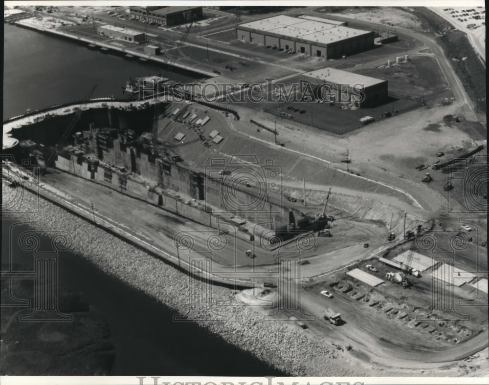 1988 Press Photo Dry dock at Kings Bay Naval Submarine Base in St. Marys, Ga. - Historic Images