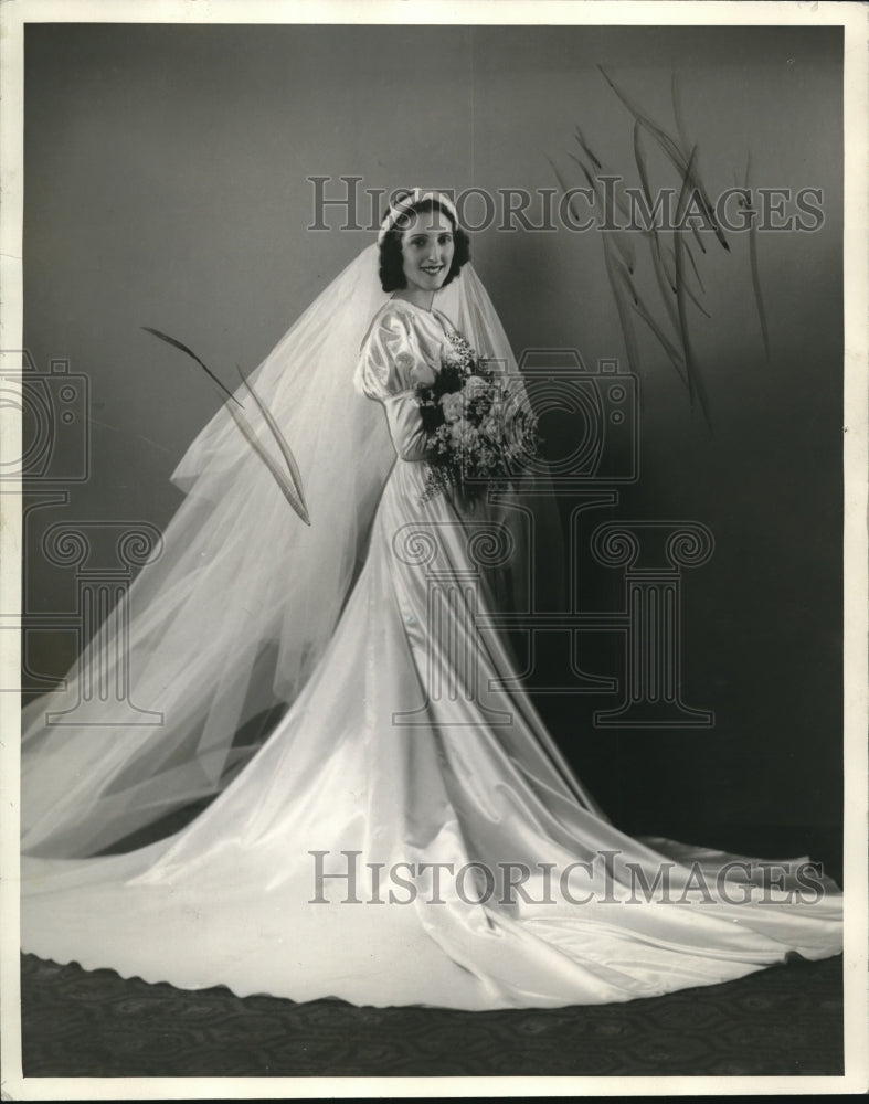 1938 Press Photo Mrs. Pat Saramiti, Nee Carrie Biseti 11806 Gay Ave. Wa - Historic Images