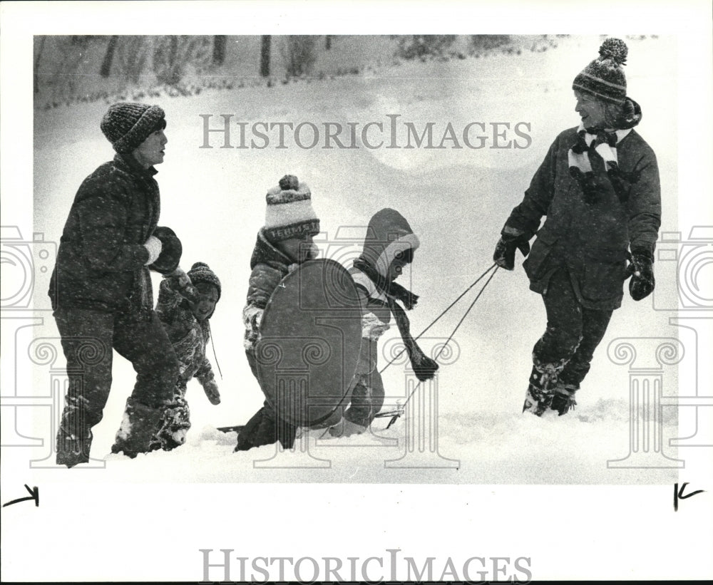 1984 Press Photo Sandy McCann takes the lead with Laurie Homes - Historic Images