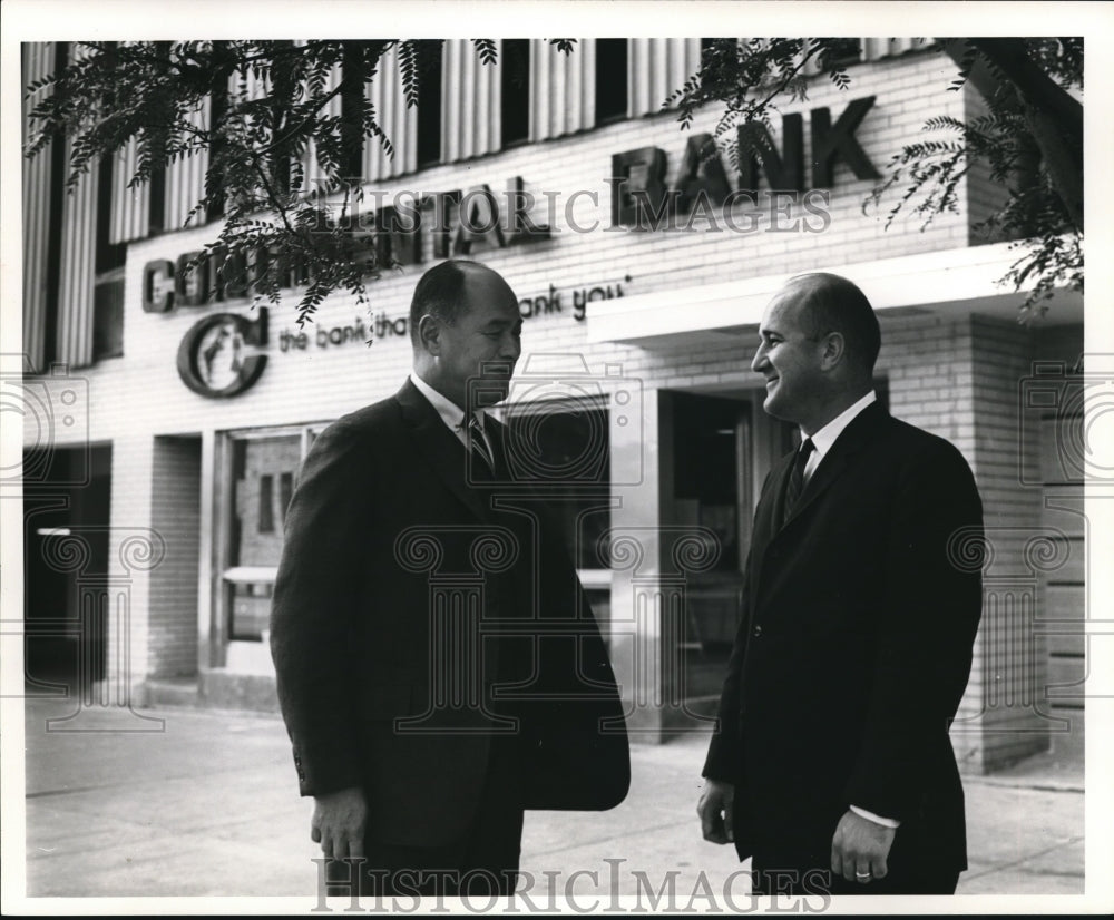 1954 Press Photo Pres Bernard Schulist &amp; Mng Joe Kasmec of Continental Bank - Historic Images