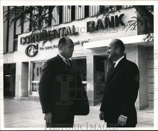1954 Press Photo Pres Bernard Schulist & Mng Joe Kasmec of Continental Bank - Historic Images