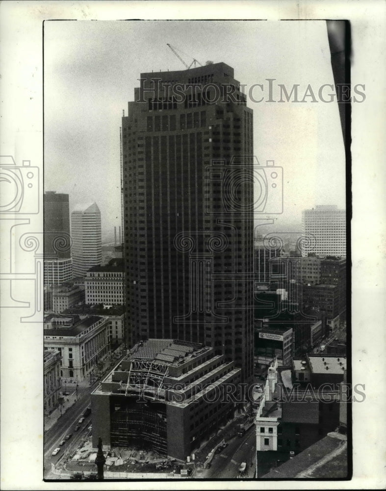 1985 Press Photo The progress of the Atrium at the Sohio building - Historic Images