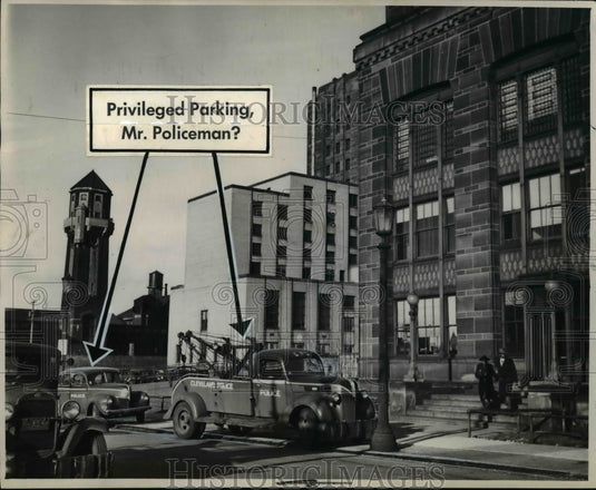 1940 The Central Police cars in Payne Avenue  - Historic Images