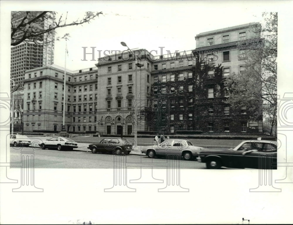 1984 Press Photo The Board of Education at East 6th - Historic Images