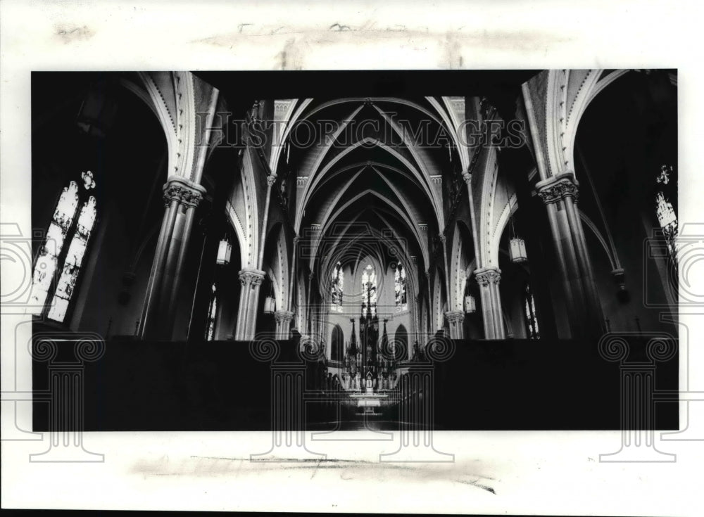 1986 Press Photo The main hall of the St. Joseph Church in Woodland - Historic Images