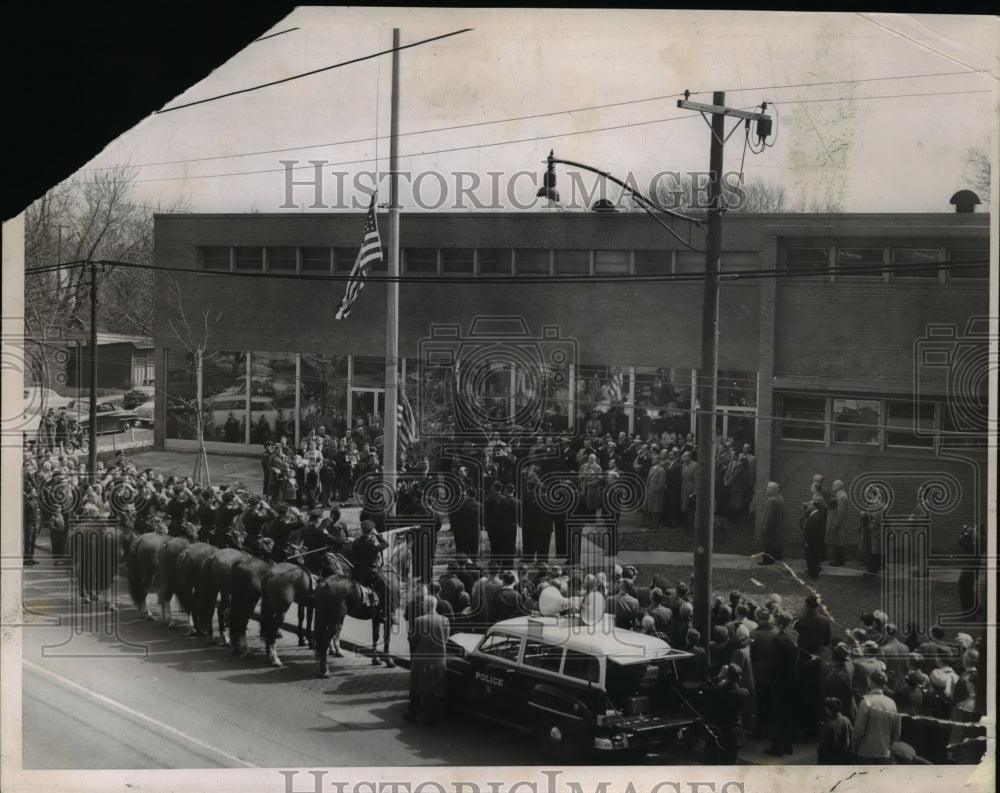 1955 Press Photo Flag raising by American Legion at opening new Dist Police Sta. - Historic Images