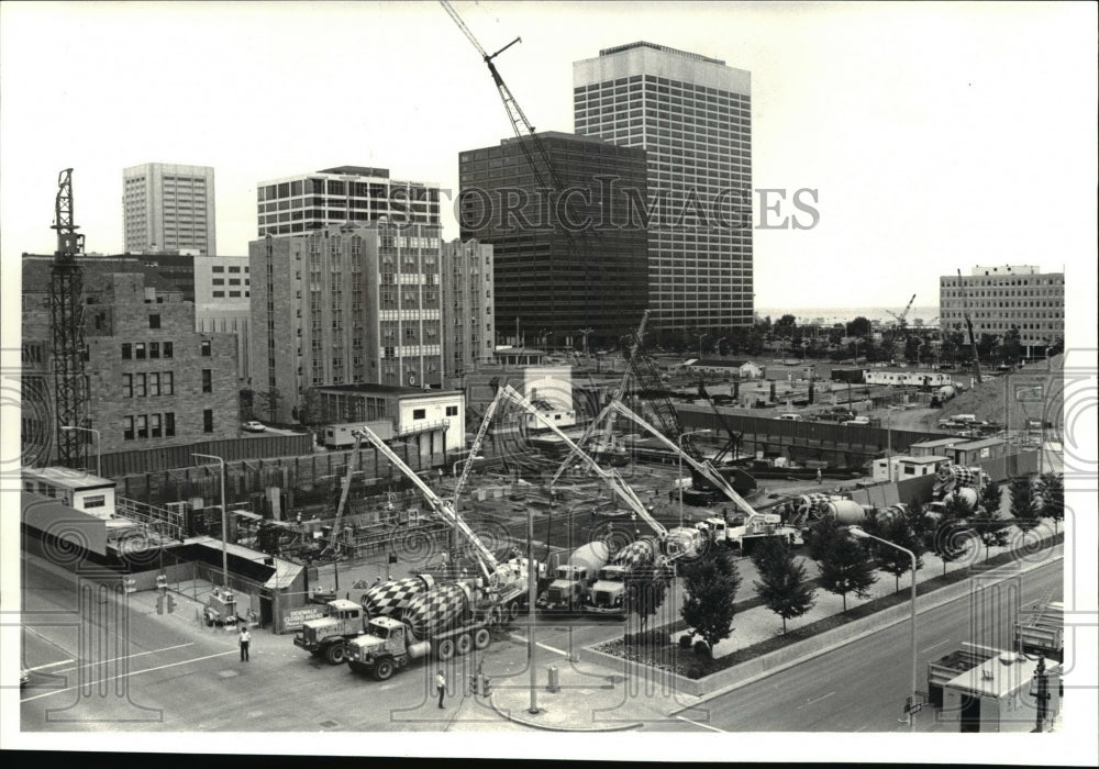 1981 Press Photo Superior Square - Historic Images