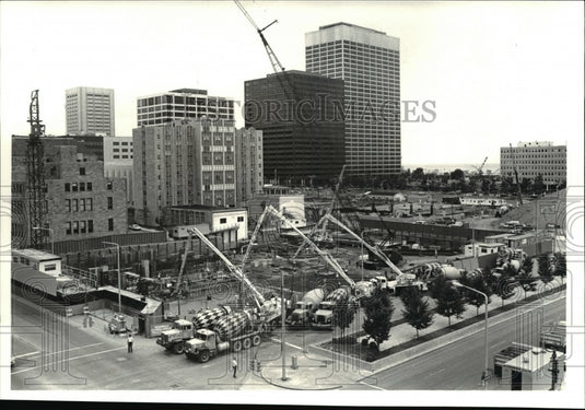 1981 Press Photo Superior Square - Historic Images