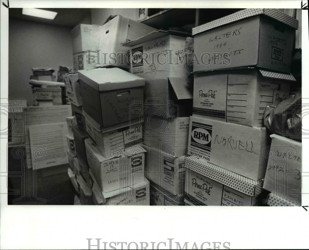 1988 Press Photo The reporters storage room at the 10th floor of Justice Center - Historic Images