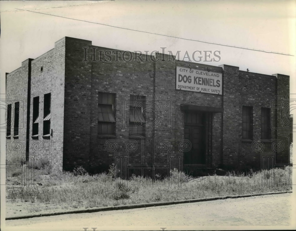 1945 New Dog Kennel, W 32 &amp; Clark  - Historic Images