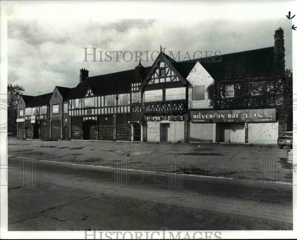 1985 Press Photo Vandalized Bldg at 140th &amp; Abel Ave., Milverton Square - Historic Images