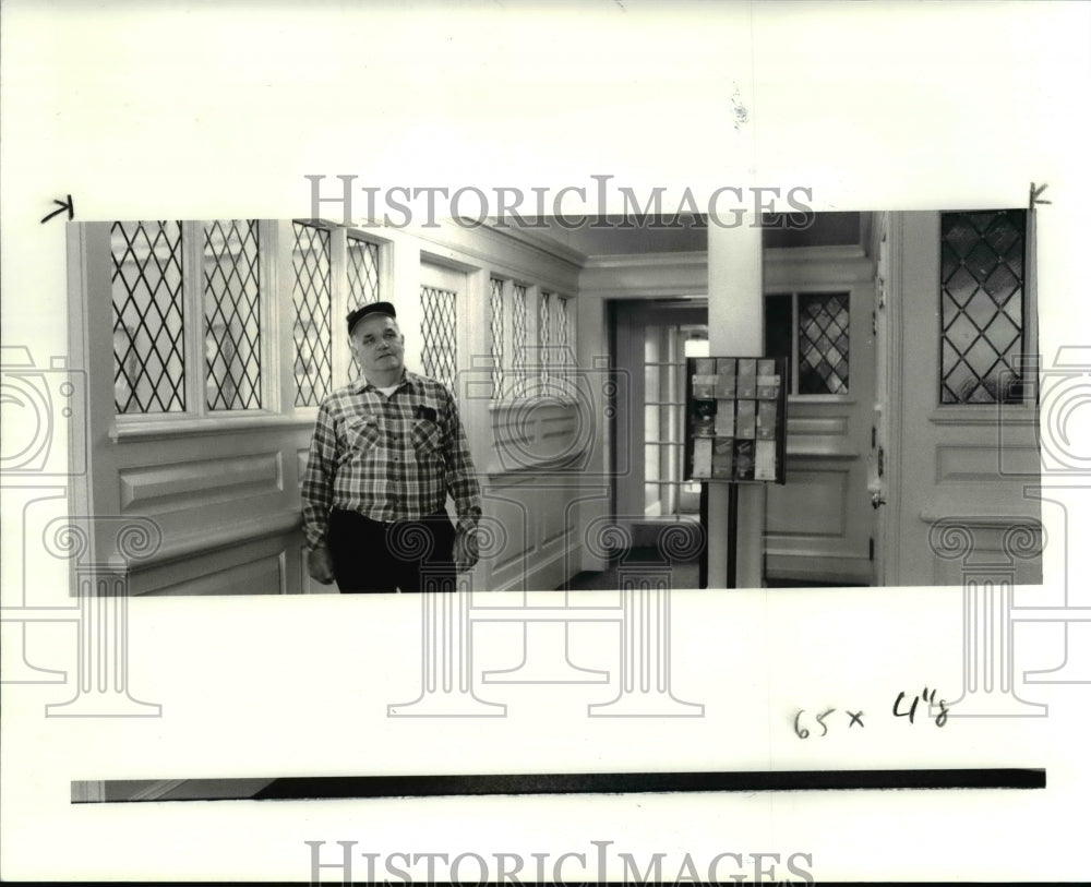 1986 Press Photo Craftsmen of Cuyahoga Savings at 4 East Washington Street - Historic Images