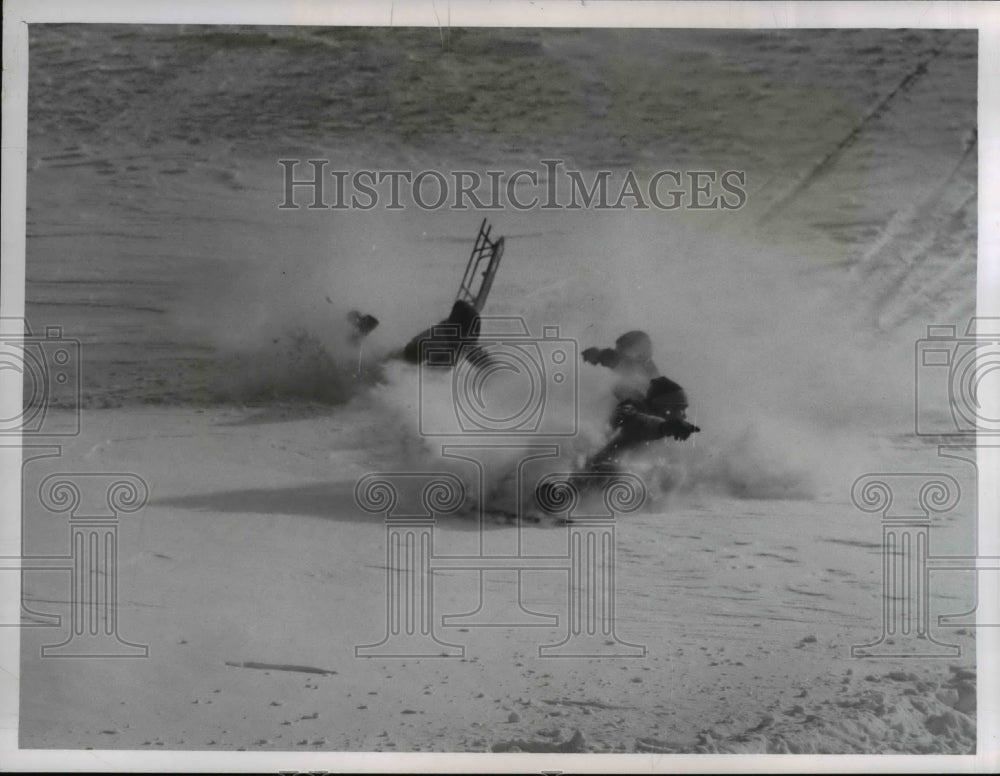 1960 Press Photo Bob Molder, Richard Hofan and Lewis Sadil enjoying the snow - Historic Images