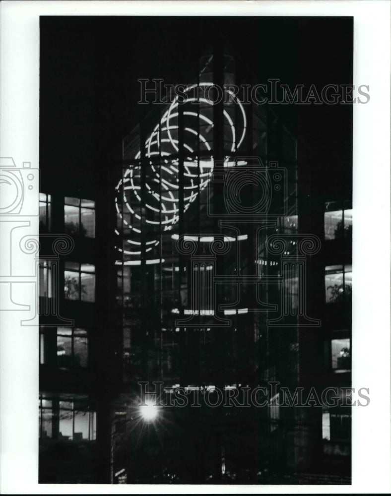 1985 Press Photo North Point office building 9th and lakeside - Historic Images