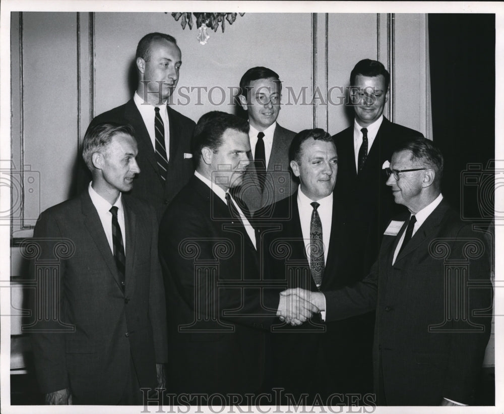 1968 Press Photo E.L. Carpenter warmly greets the other associates - cva85172 - Historic Images
