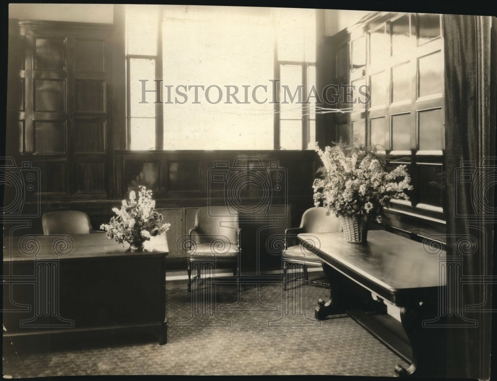 1925 The President&#39;s office of the United Bank  - Historic Images